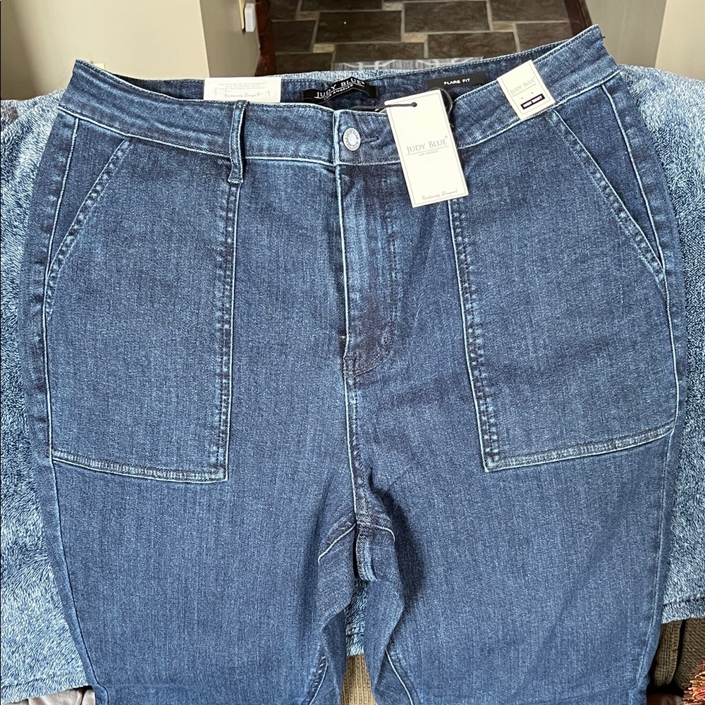 Judy Blue Dark Blue High-Rise Wide Flare Jeans with Patch Pockets NWT - Picture 4 of 7